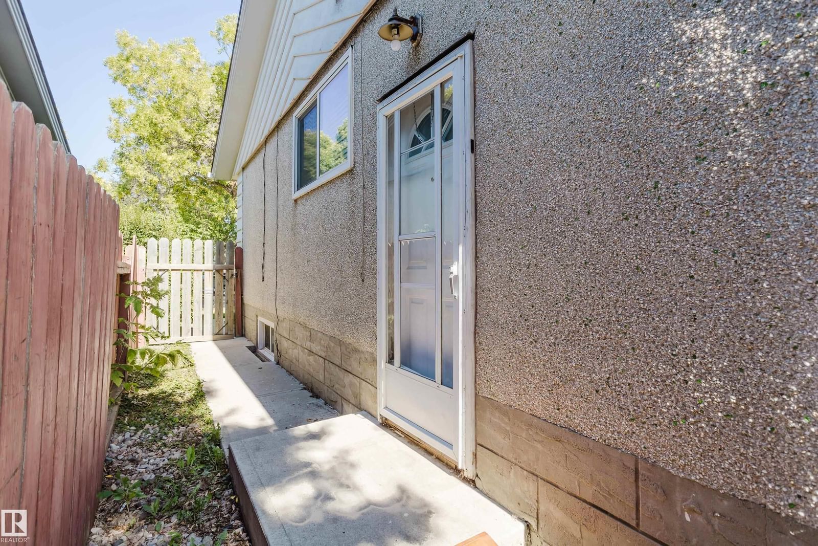 Listing Image 48