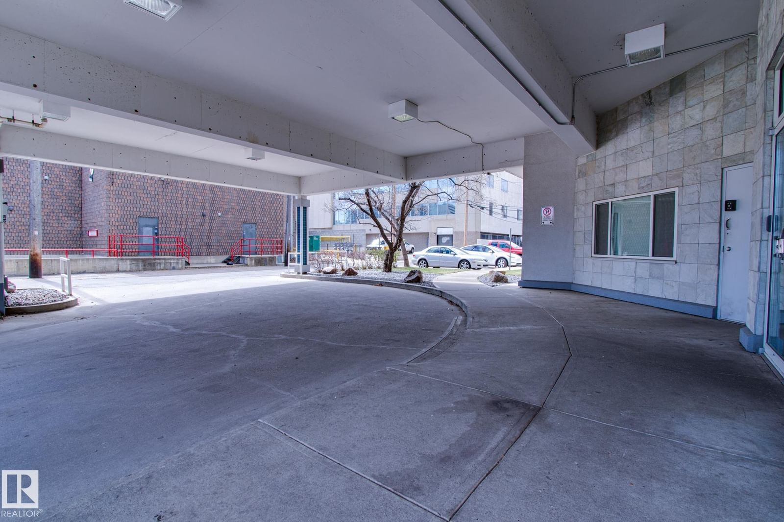 Listing Image 48