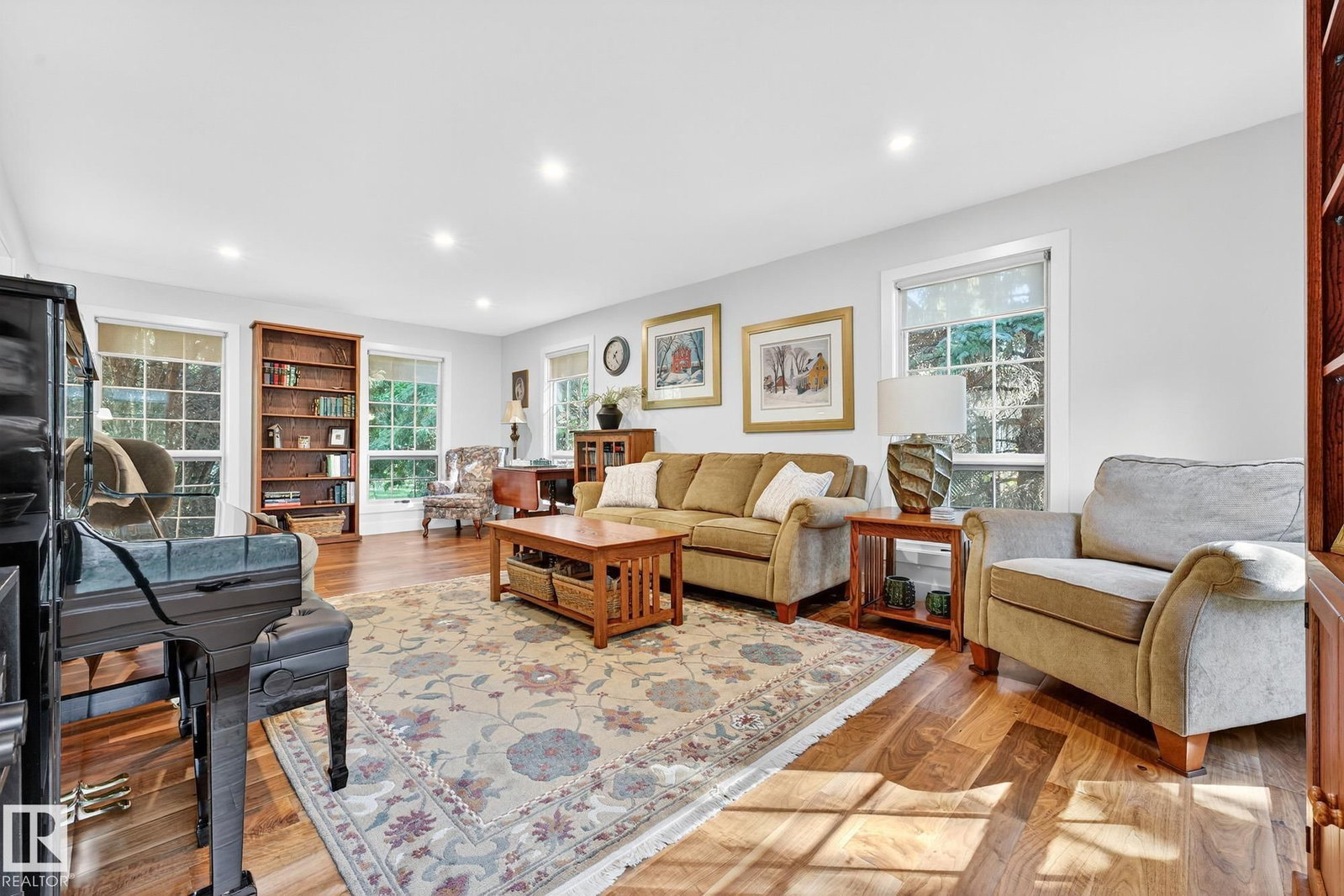 Listing Image 7
