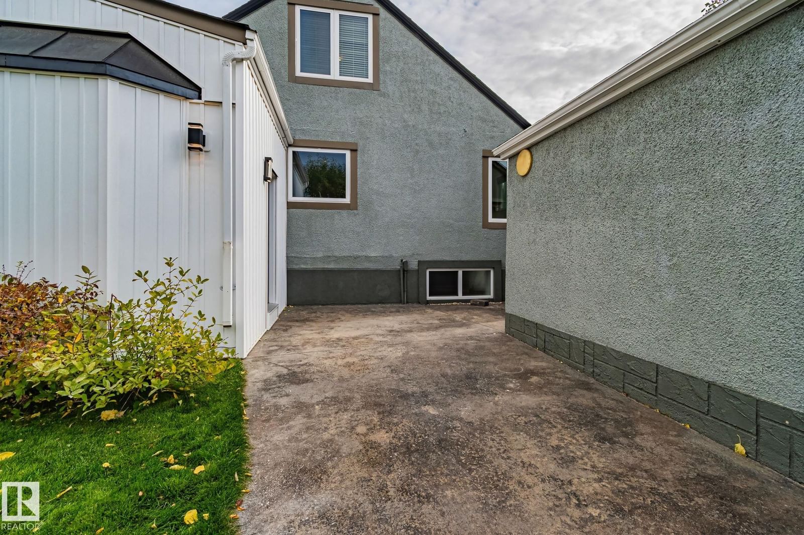 Listing Image 44
