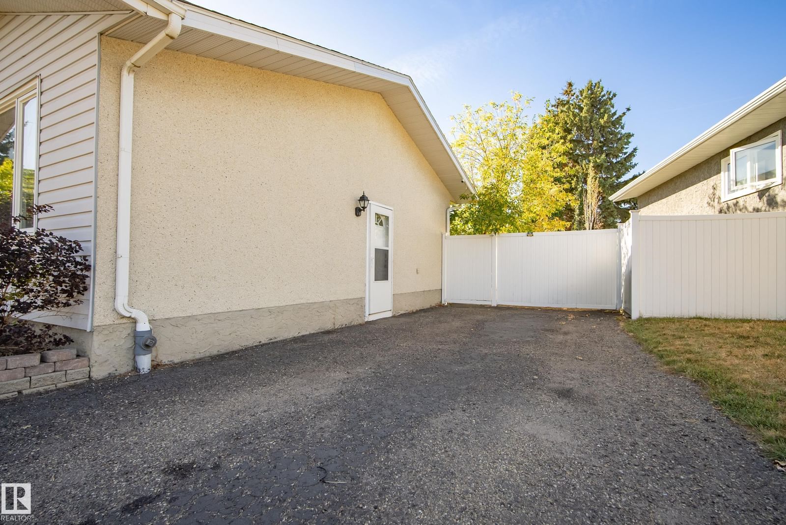 Listing Image 53