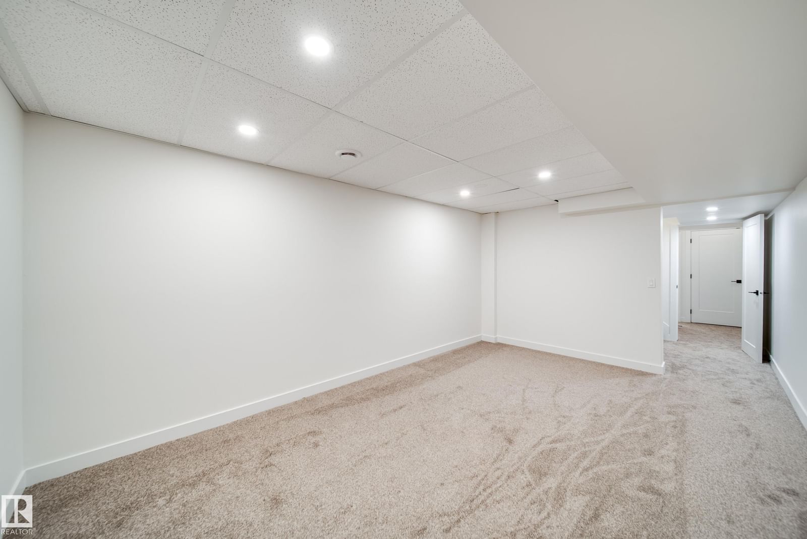 Listing Image 24