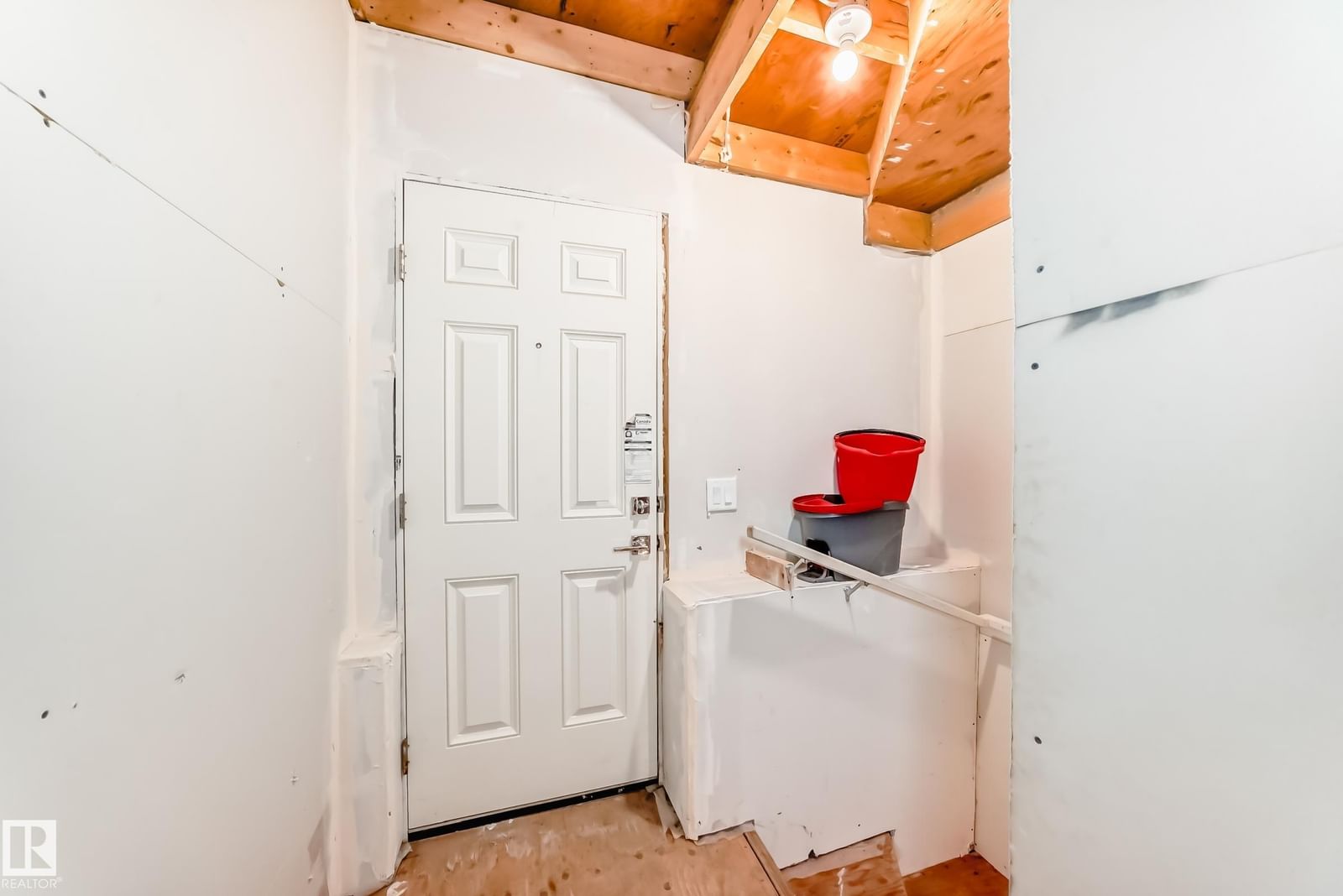 Listing Image 52