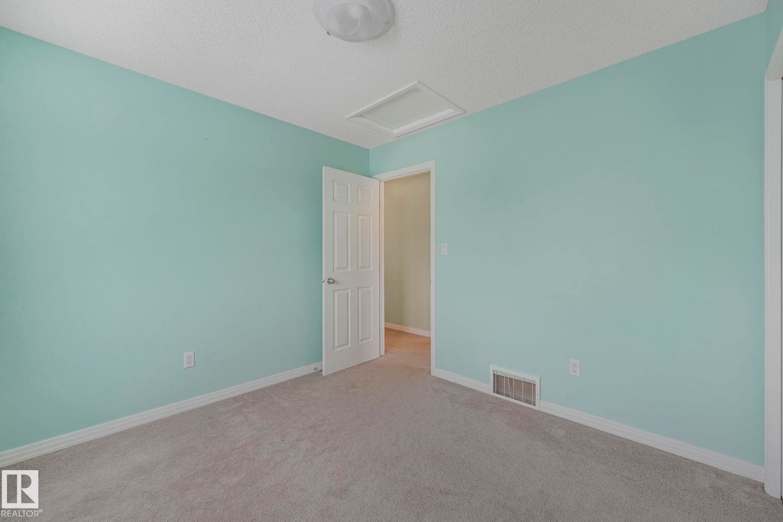 Listing Image 48