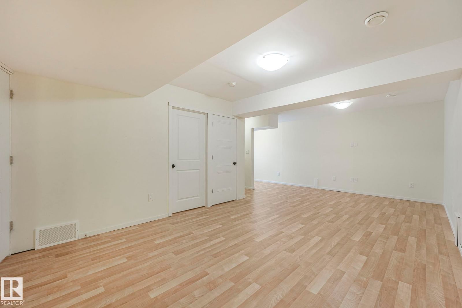 Listing Image 54