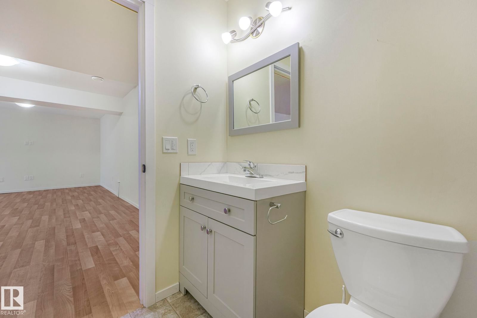 Listing Image 58