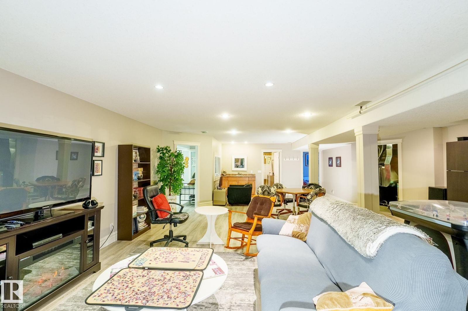 Listing Image 23