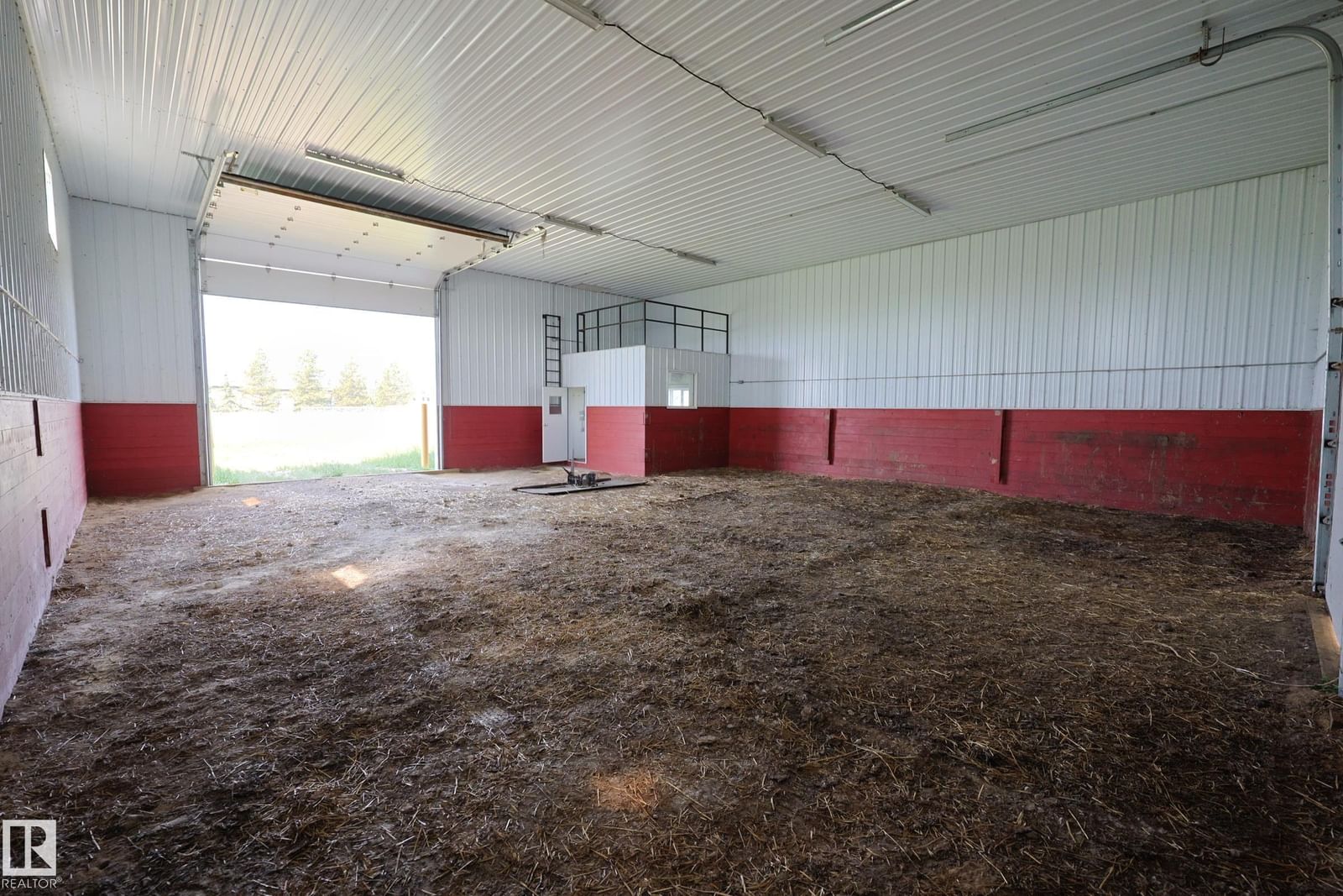 Listing Image 11