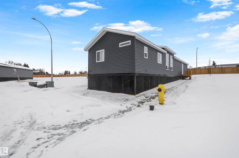 305 Calahoo Road #323, Spruce Grove, Alberta