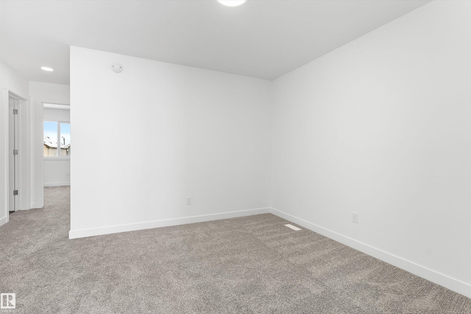 Listing Image 30
