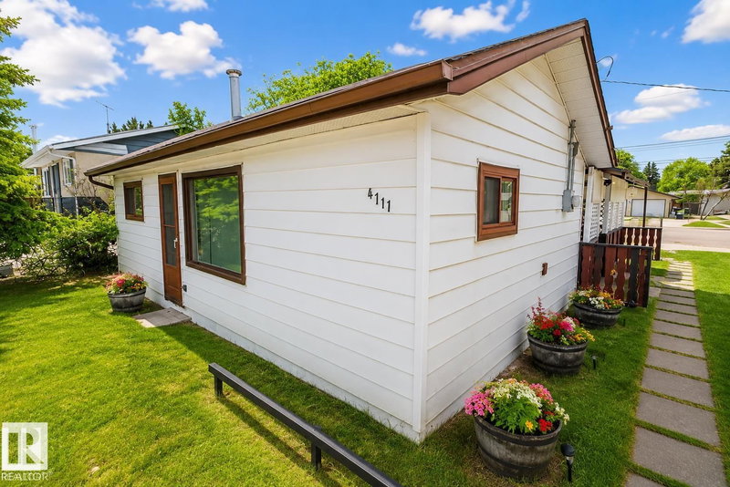 Recently sold home in Smoky Lake Town