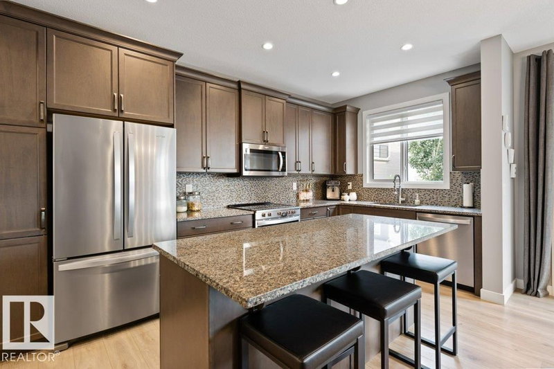 20008 18 Avenue, Edmonton, Alberta