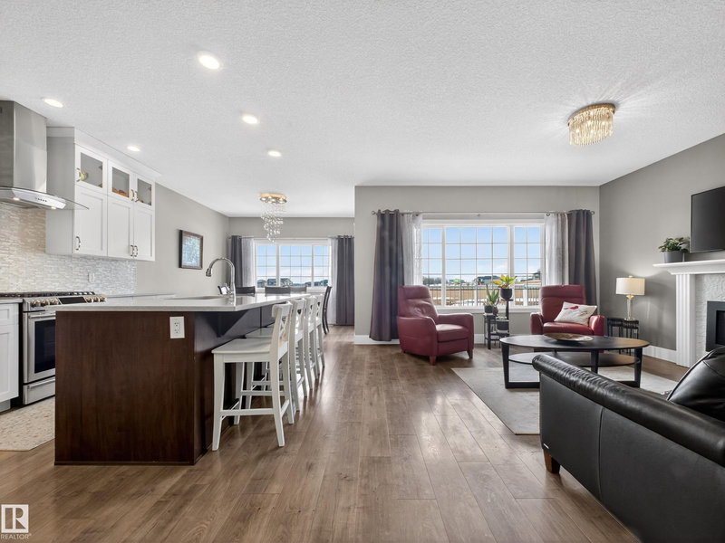 1047 Coopers Hawk Link Link, Edmonton, Alberta