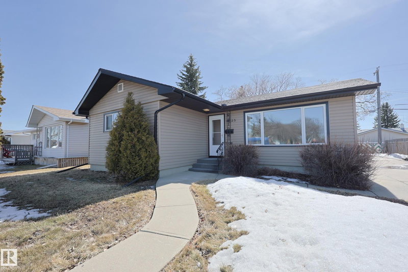 15725 95 Avenue, Edmonton, Alberta