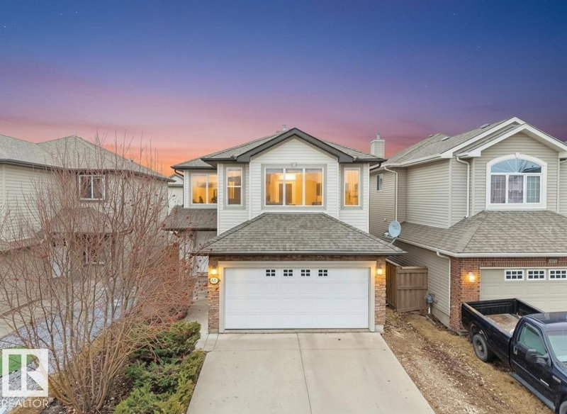 8361 Shaske Crescent, Edmonton, Alberta