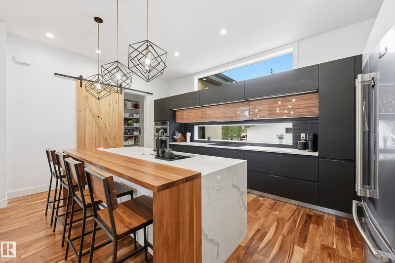 44B Valleyview Crescent, Edmonton, Alberta