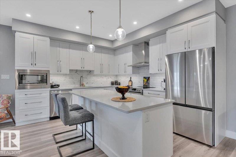 7463 May Common #404, Edmonton, Alberta