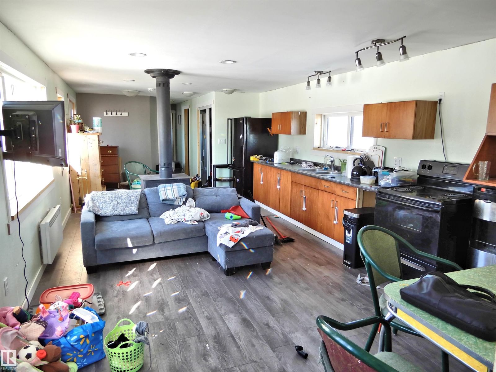 Listing Image 3
