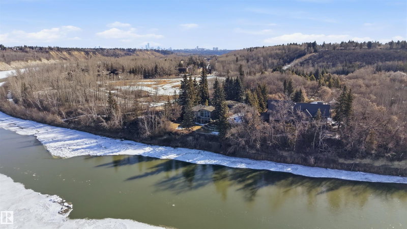 15625 Whitemud Road, Edmonton, Alberta