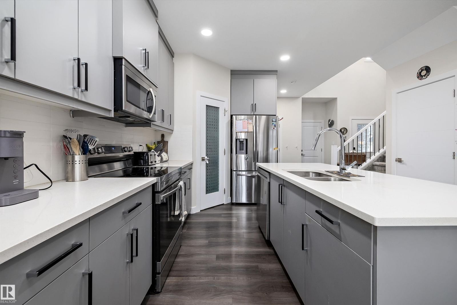 Listing Image 11