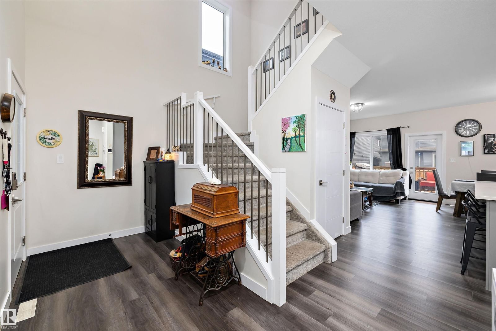 Listing Image 3