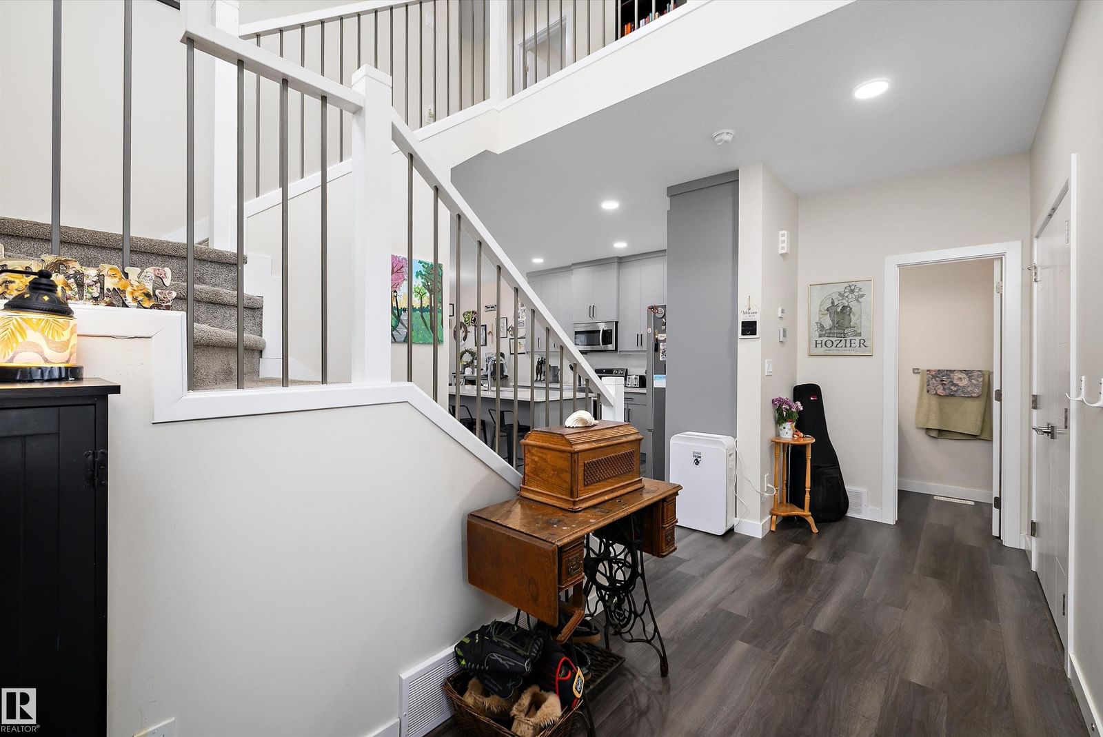 Listing Image 5