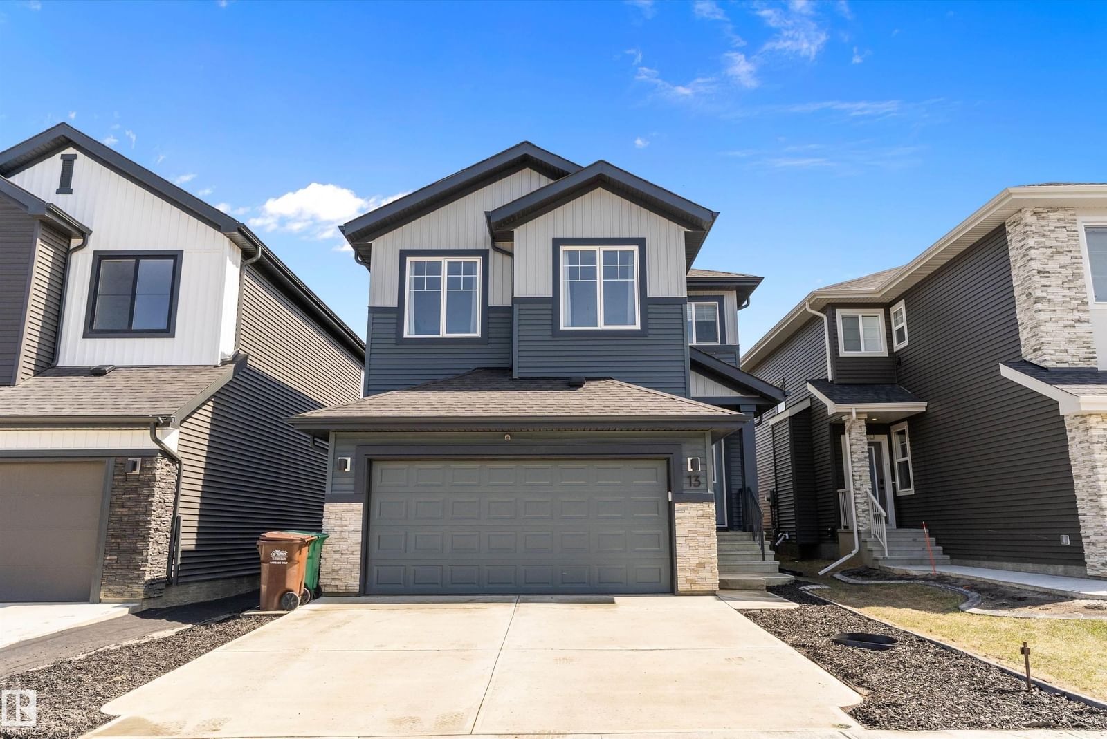Recently sold home in Riverside (St. Albert)