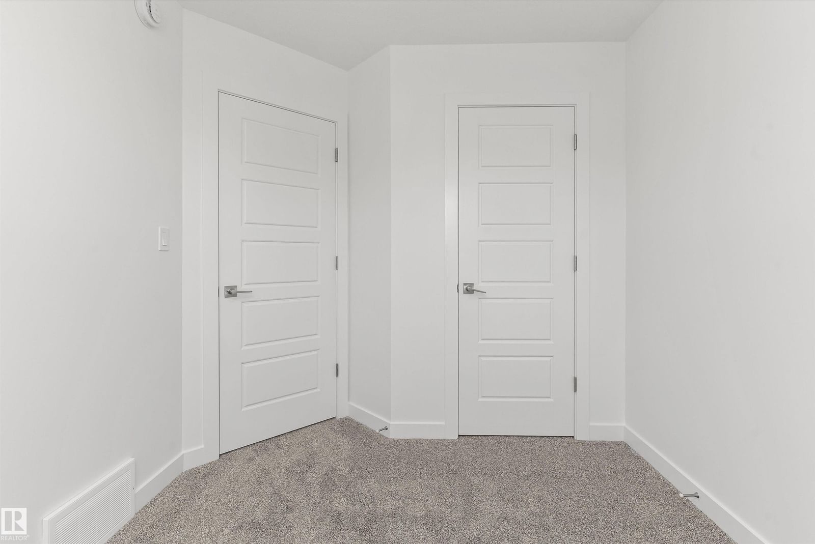 Listing Image 24