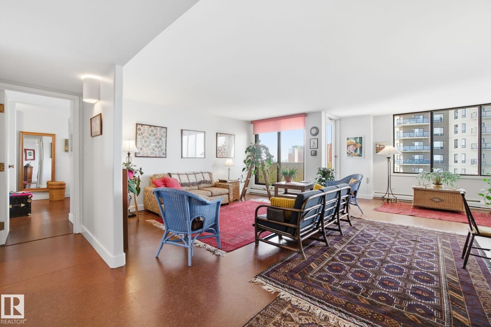 Listing Image 8