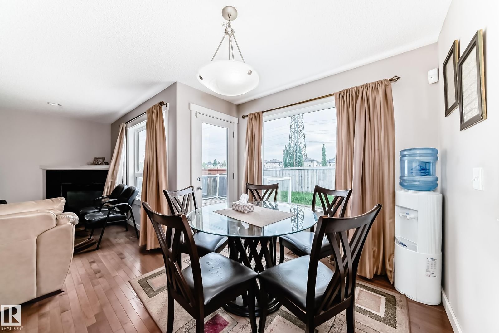 Listing Image 11
