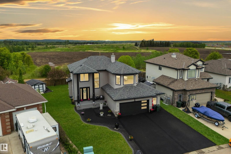 3 Harvard Bay, Spruce Grove, Alberta