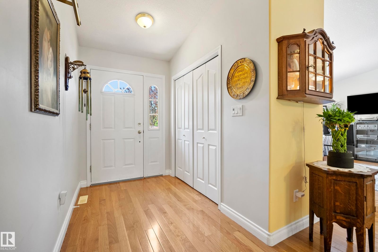 Listing Image 11