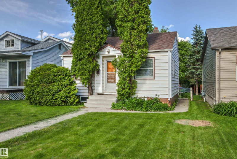 Recently sold home in Highlands (Edmonton)