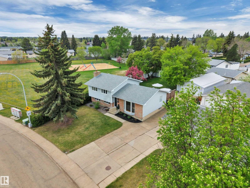 Recently sold home in Maplewood (Sherwood Park)