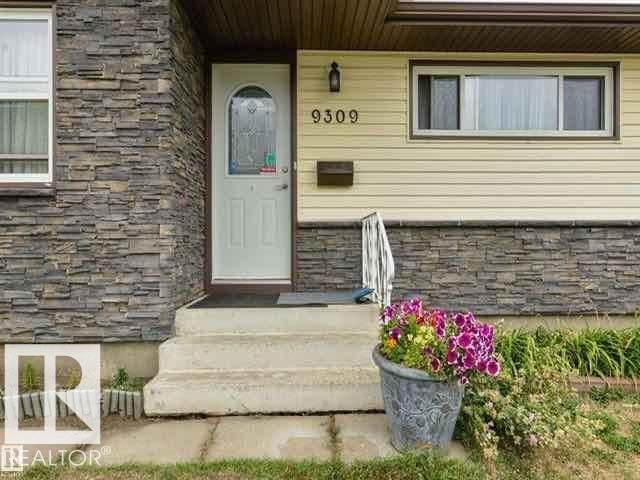 Recently sold home in Meadowlark Park (Edmonton)