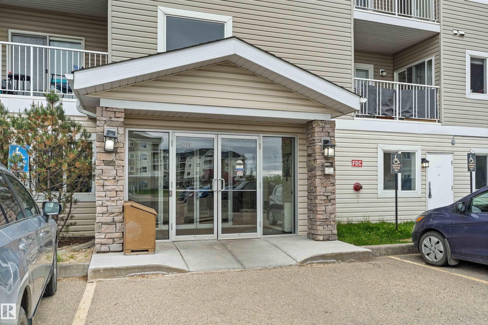 Listing Image 9