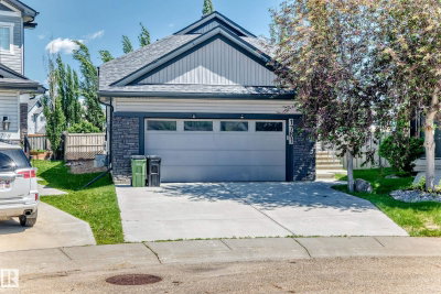1781 MELROSE Crescent