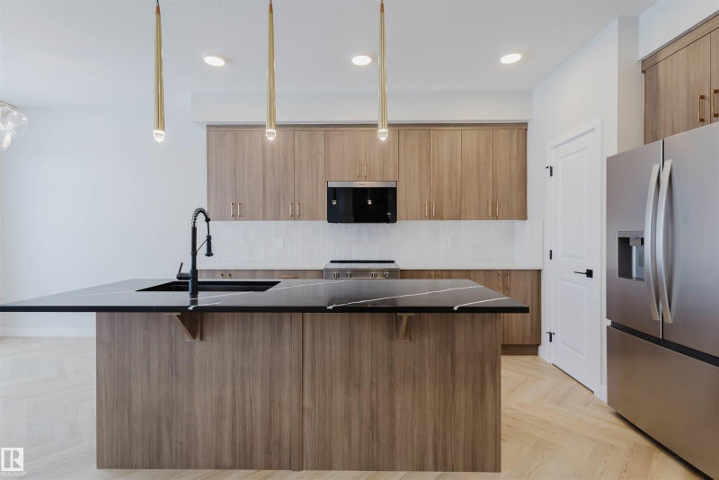 8300 Kiriak Loop, Edmonton, Alberta