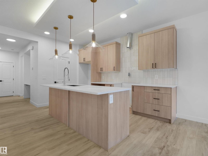 8241 Kiriak Loop, Edmonton, Alberta