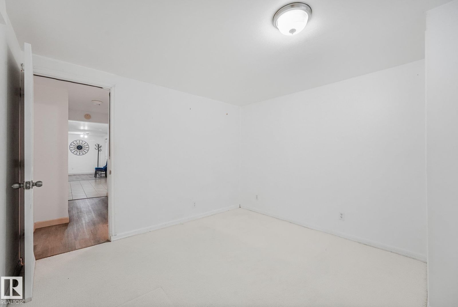 Listing Image 41