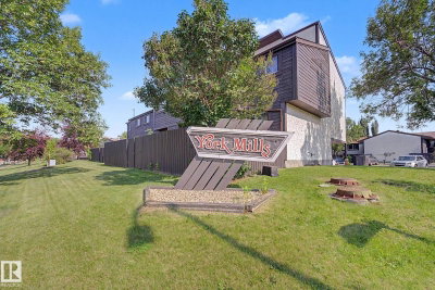1096 KNOTTWOOD Road