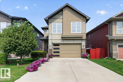 2709 Collins Crescent