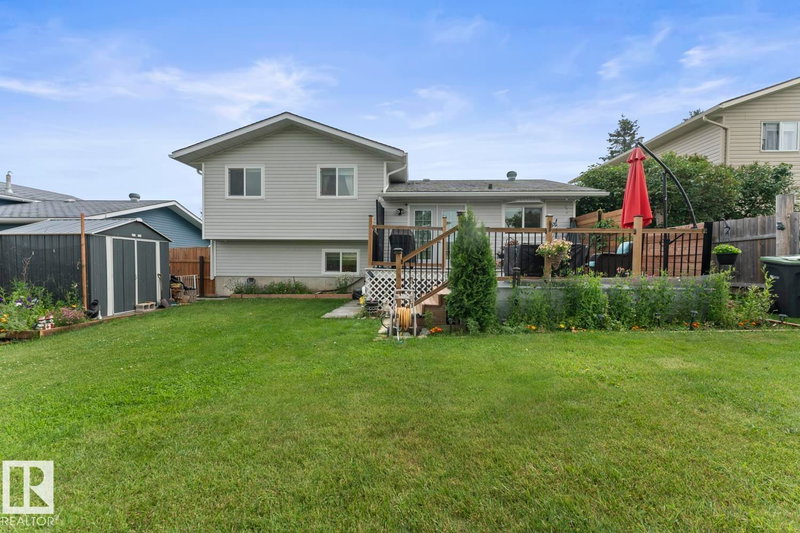 1303 12 Street, Cold Lake — listing photo 2