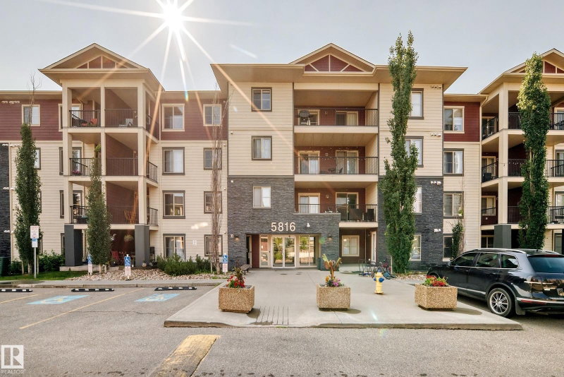 A unit for sale at 5816 Mullen Place NW