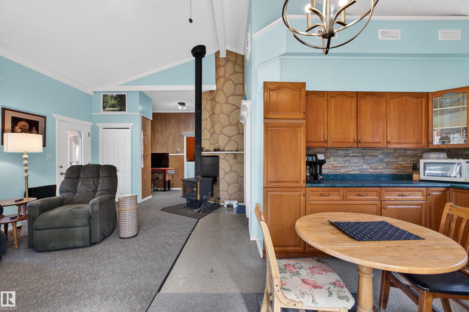 Listing Image 8
