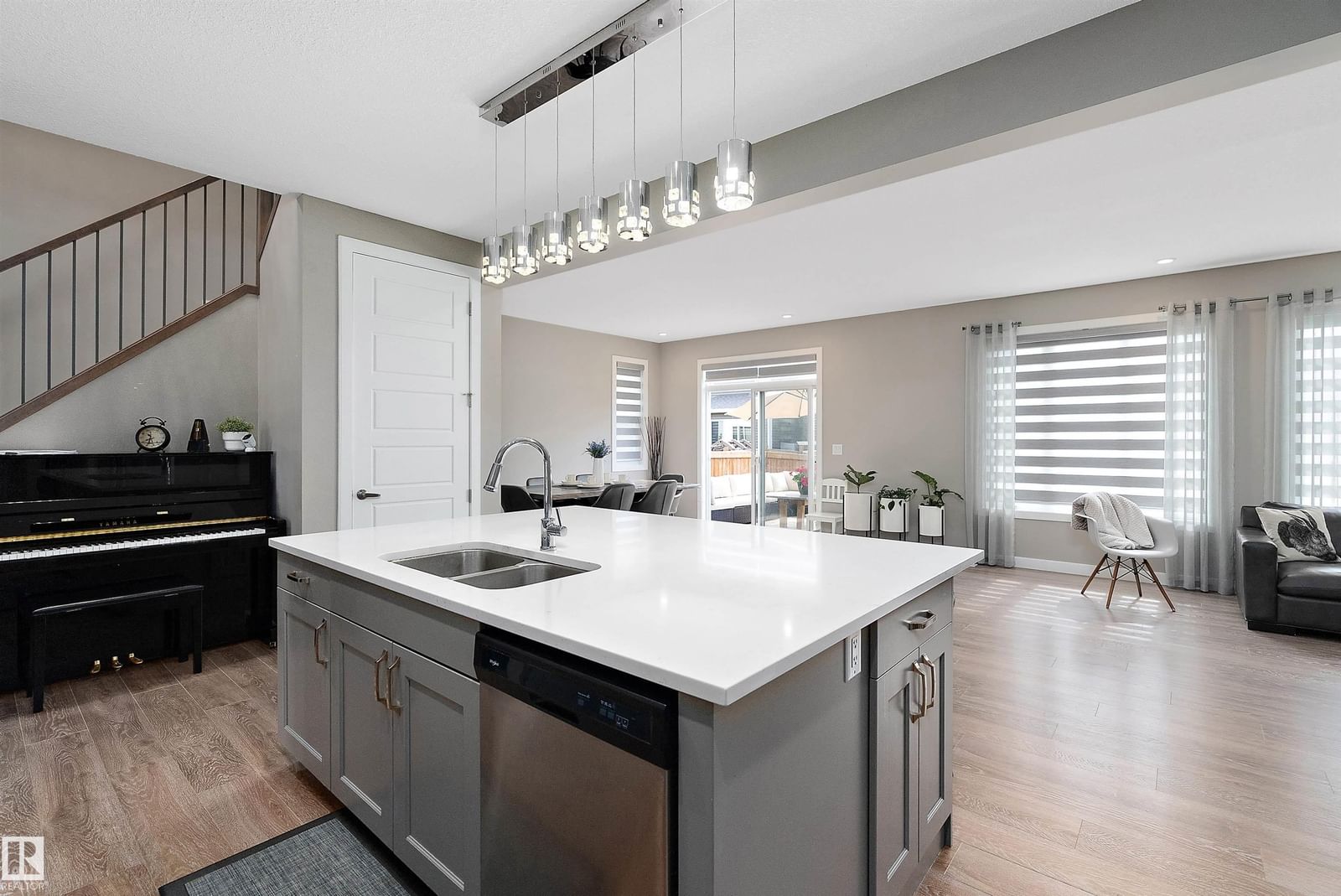 Listing Image 10