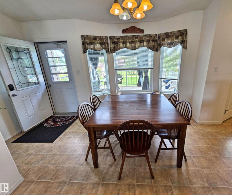 3808 2 Street, Mallaig — listing photo 5