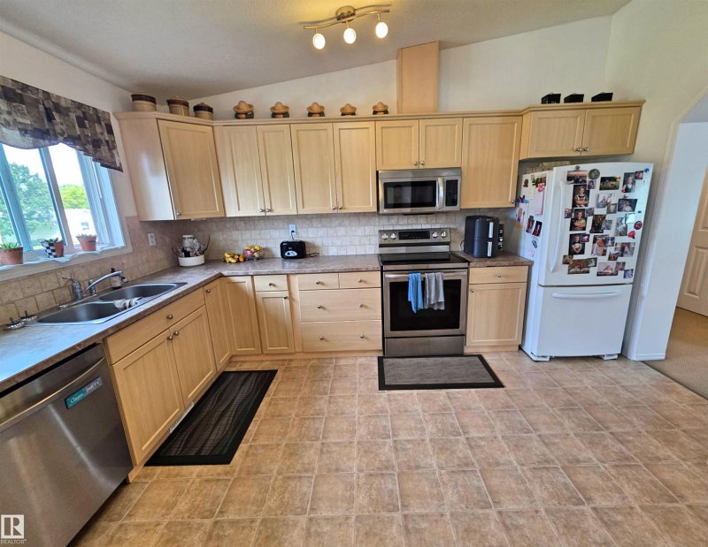 3808 2 Street, Mallaig — listing photo 7