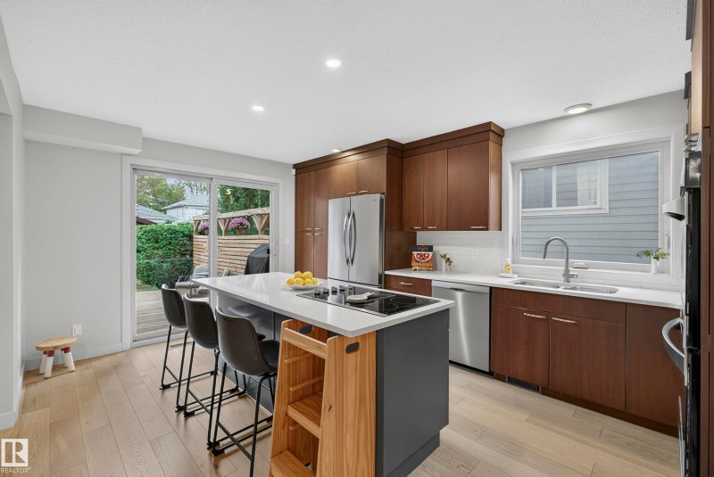 9047 94 Street NW, Edmonton — listing photo 11