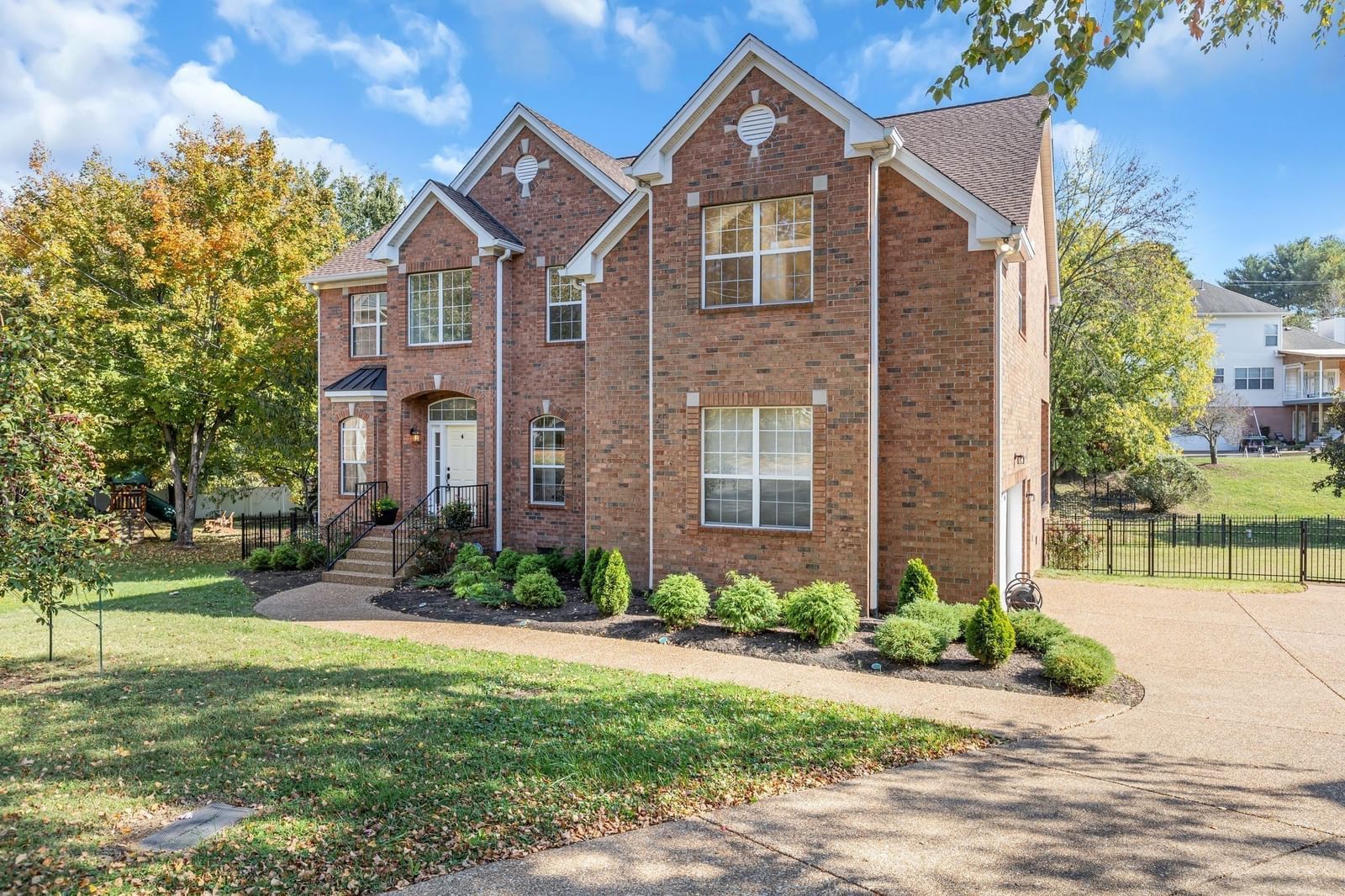 104 Portsmouth Cv — photo 1
